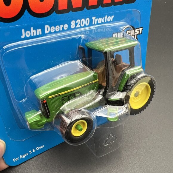 NIB Vintage 1997 Ertl John Deere 8200 Tractor #5064 1/64 Scale Metal Die Cast - Picture 8 of 9